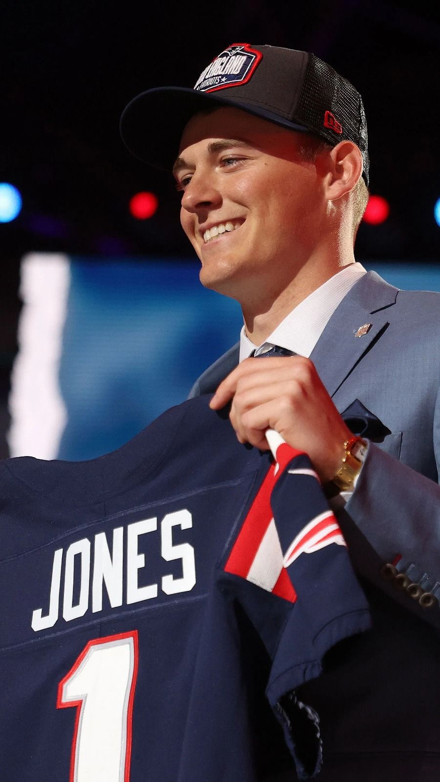 NFL mock draft 2021: Patriots select QB Mac Jones at No. 15 