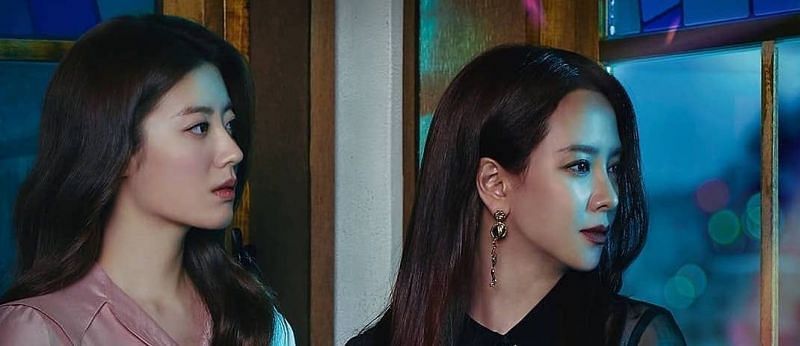 A still of Nam Ji-hyun and Song Ji-hyo in The Witch&#039;s Diner. (Instagram/tving.official)