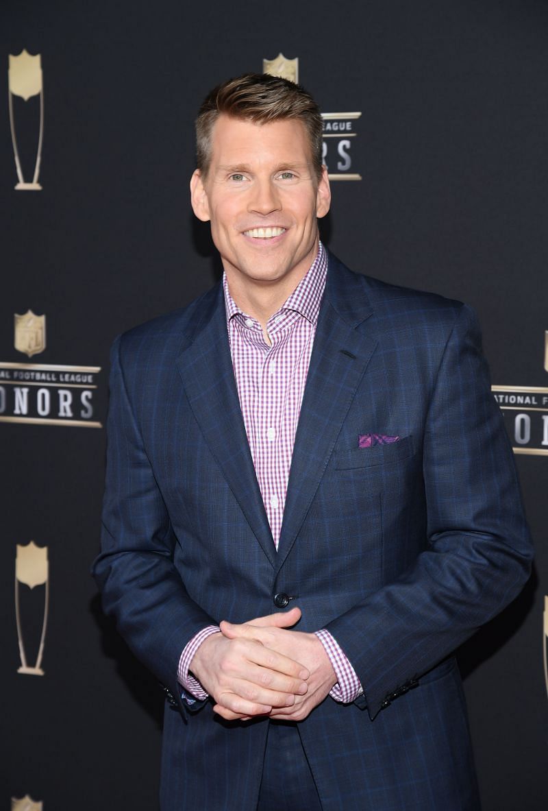 Scott Hanson signs deal to remain with NFL Media