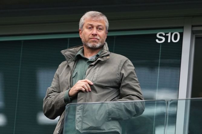 Former Chelsea forward believes Roman Abramovich is preparing a massive bid for in-demand hitman - Reports