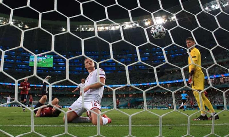 The Czechs were all over the place for both of Denmark&#039;s goals