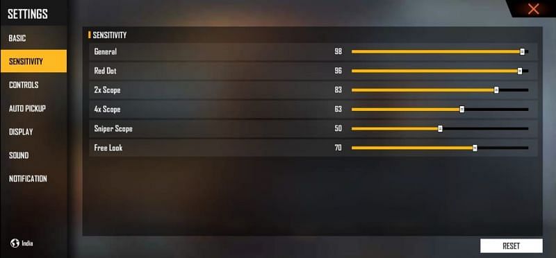 Suitable sensitivity settings (Image via Free Fire)