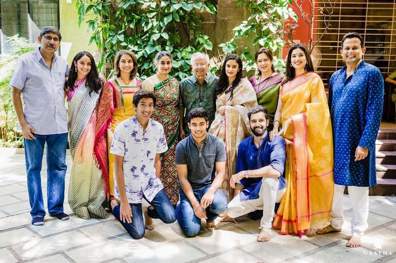 Nandu Natekar (standing centre) with his son Gaurav (extreme right) and other family members