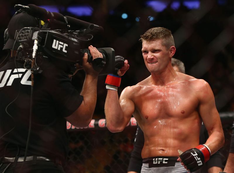 Stephen Thomspon will fight Gilbert Burns at UFC 264