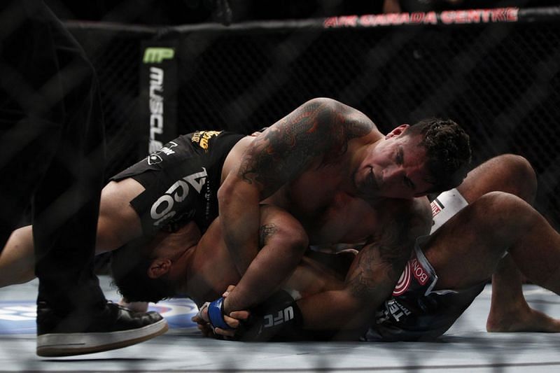 Frank Mir snapped Antonio Rodrigo Nogueira&#039;s arm with a kimura at UFC 140