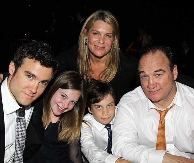 Jim and Jennifer with their children. (Image via: Bruce Glikas/ Getty Images/ FilmMagic)