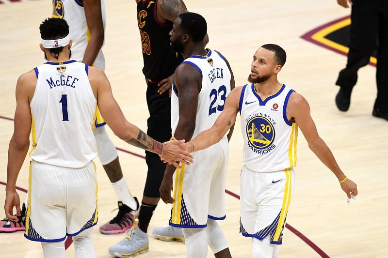 JaVale McGee and Stephen Curry in the 2018 NBA Finals