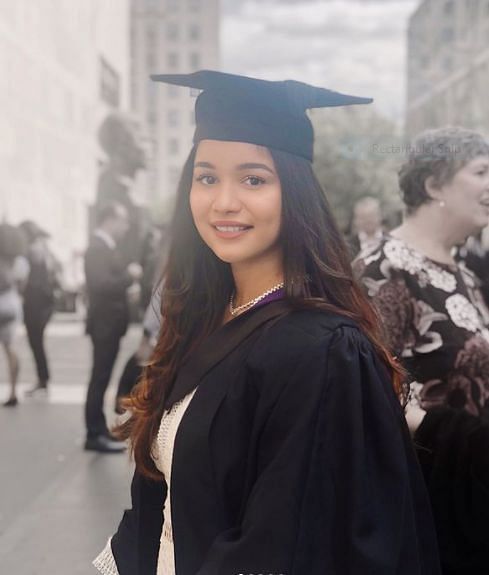 Sachin Tendulkar&#039;s daughter Sara Tendulkar at her graduation ceremony