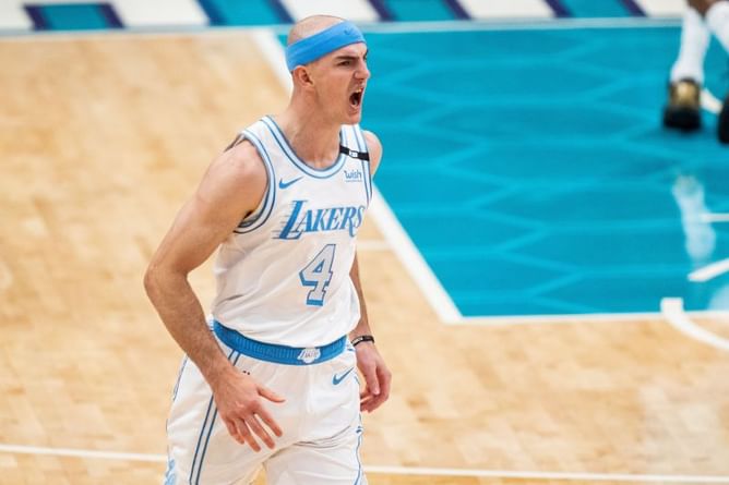 What is Alex Caruso's expected NBA 2K22 rating?