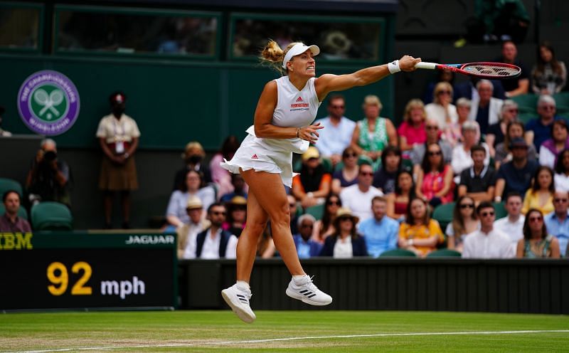 Angelique Kerber serving at Wimbledon