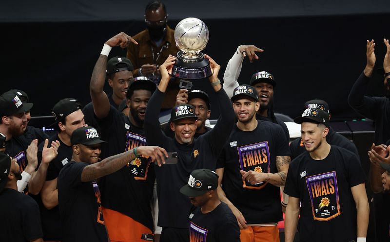 Phoenix Suns win the Western Conference Finals against the Los Angeles Clippers