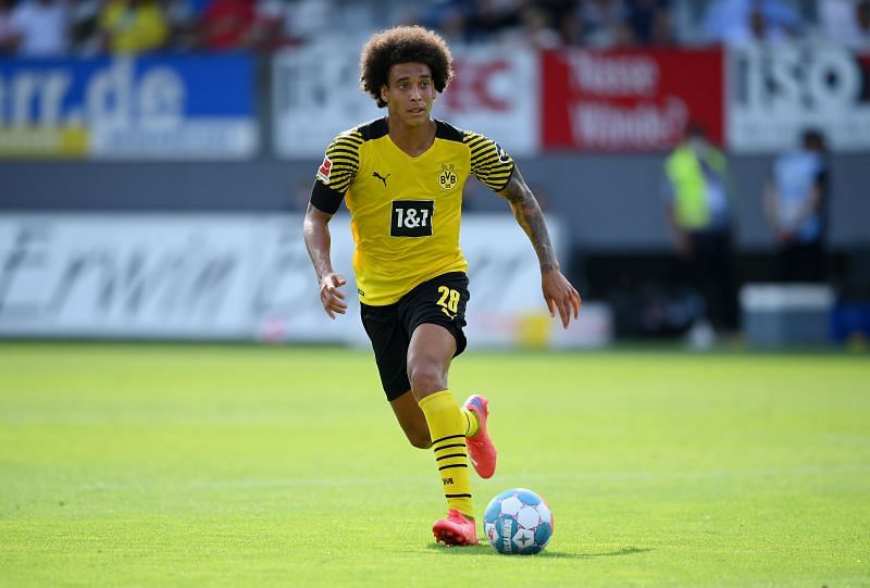 Alex Witsel in action for Borussia Dortmund