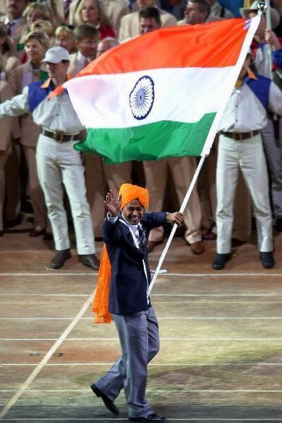 2000 के सिडनी ओलंपिक में भारत के ध्वजवाहक पेस थे।