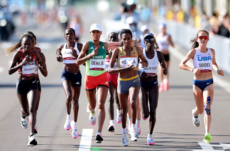 Peres Jepchirchir (extreme left) in the women&#039;s marathon at the Tokyo Olympics