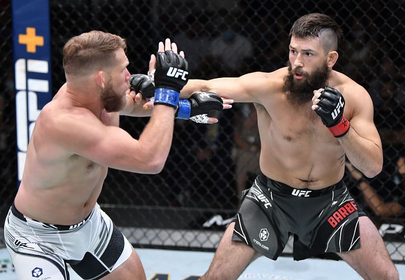 Jason Witt and Bryan Barberena treated UFC fans to one of the best rounds in recent memory