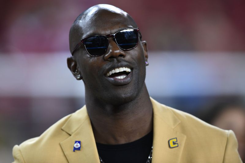 WATCH: Terrell Owens Runs 40-Yard Dash in 4.38 