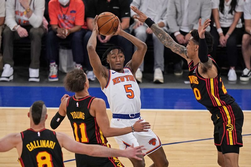 Immanuel Quickley (5) looks to pass against the Atlanta Hawks.