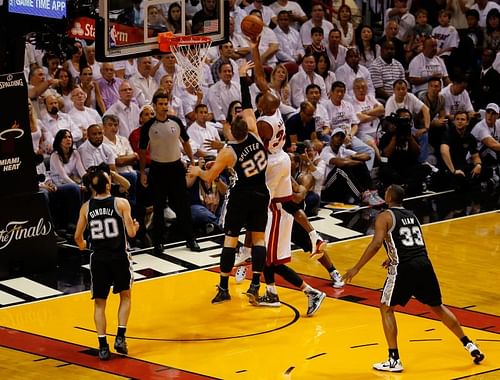 Allen shoots against San Antonio Spurs