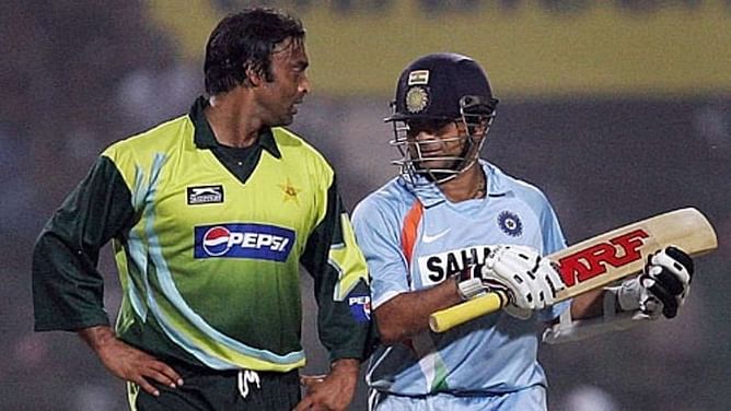 “Feared I would never get an Indian Visa” - When Shoaib Akhtar’s prank of lifting Sachin Tendulkar went horribly wrong