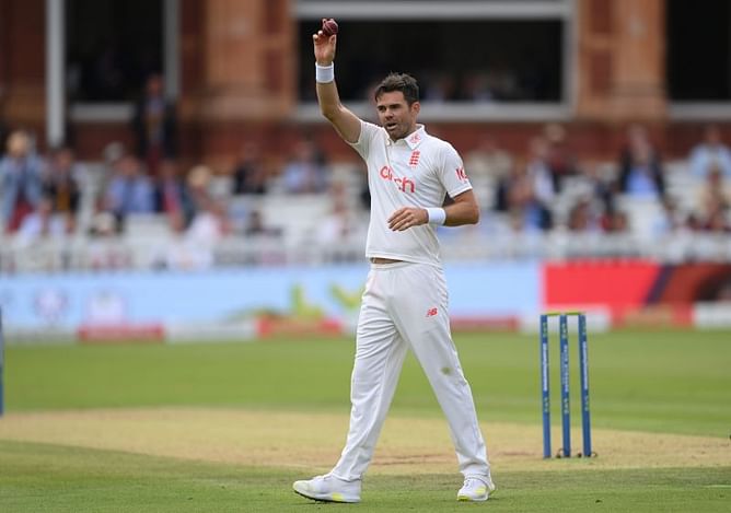 "Move forward, put your bat and say Jai Bajrang Bali" - Virender Sehwag on how to play James Anderson