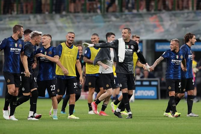 Inter Milan thrash Genoa to make ideal start to Serie A season despite mass exodus