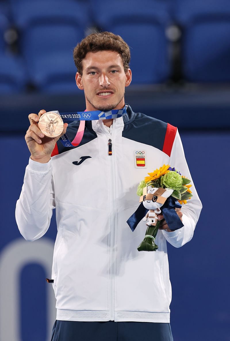 Pablo Carreno Busta with his bronze medal at the Tokyo Olympics