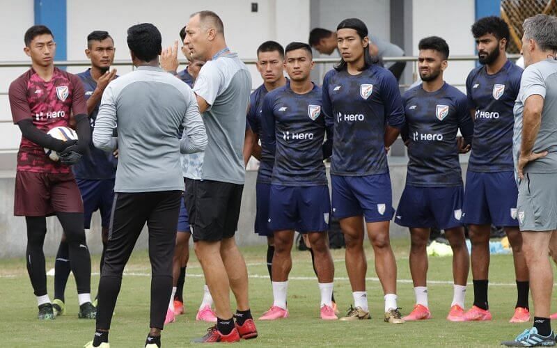 Igor Stimac during a training session. (&copy;AIFF)