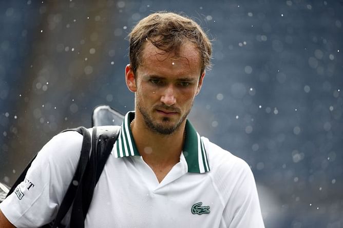 "Can you imagine how stupid this call is?" - Daniil Medvedev scoffs at judgment call made by umpire, divides opinion on Twitter