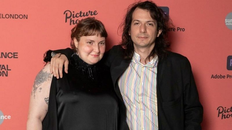Lena Dunham makes red carpet debut with her boyfriend, Luis Felber (image via Getty Images)