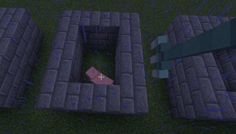Coming down on a mob with a trident .. poor pig doesn&#039;t even know what&#039;s coming! (Image via Minecraft)