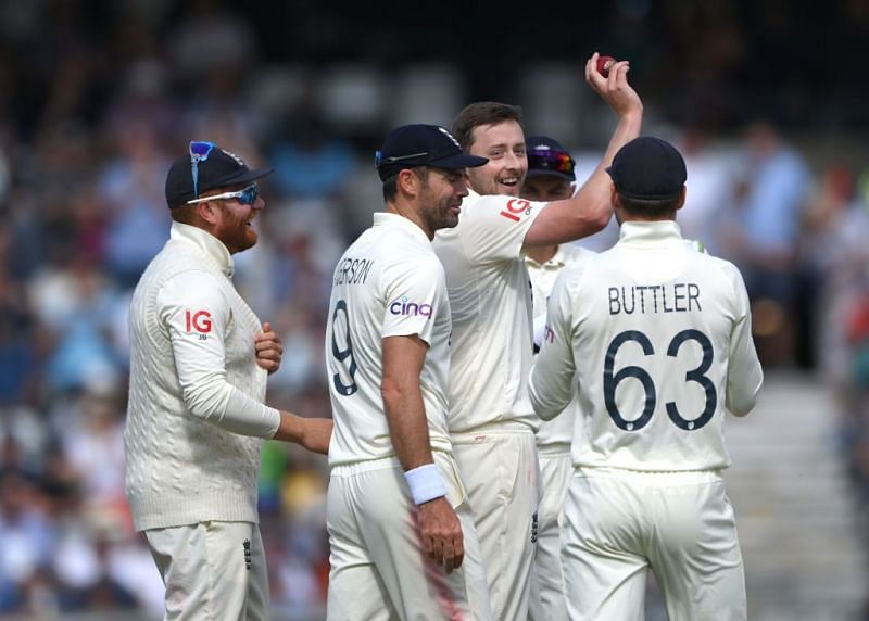 England thump India by an innings and 76 runs to level the 5-match series 1-1