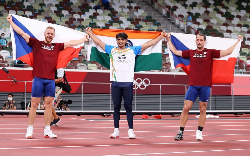 Neeraj Chopra with Jakub Vadlejch (L) and V&iacute;tězslav Vesel&yacute; (R)