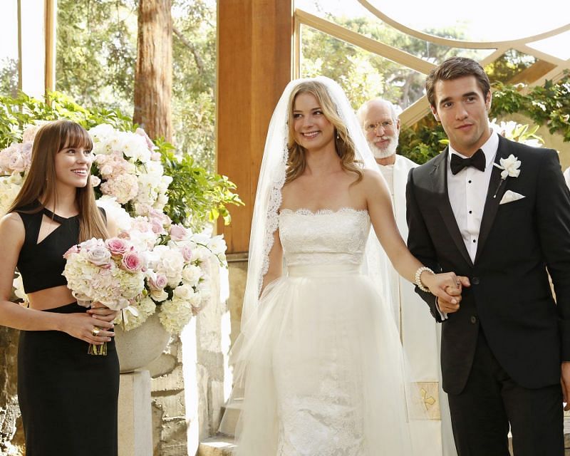 Emily VanCamp and Josh Bowman&#039;s on-screen wedding in Revenge (Image via ABC)