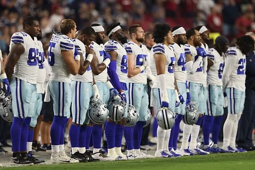 Dallas Cowboys players before the game Arizona Cardinals