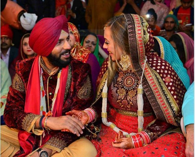 A wedding photo of Yuvraj Singh and his wife Hazel Keech