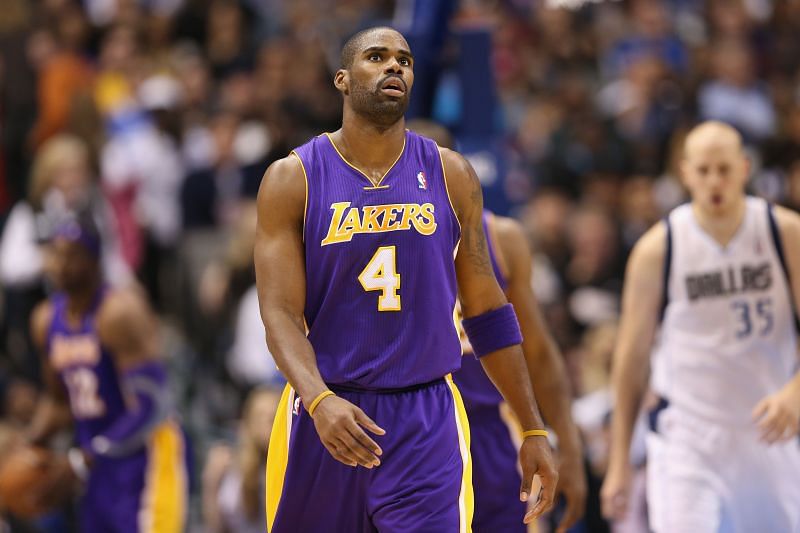 Antawn Jamison (#4) of the LA Lakers at the American Airlines Center