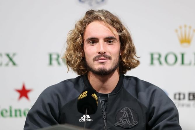 Stefanos Tsitsipas explains his stance on COVID-19 vaccinations, claims it is good for young people to "pass the virus and build immunity"