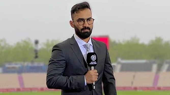 "How many suitcases did you pack?" - Pat Cummins takes cheeky dig at Dinesh Karthik's wardrobe