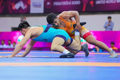 Deepak Punia (in Orange) in action (Credits: DD News Twitter)