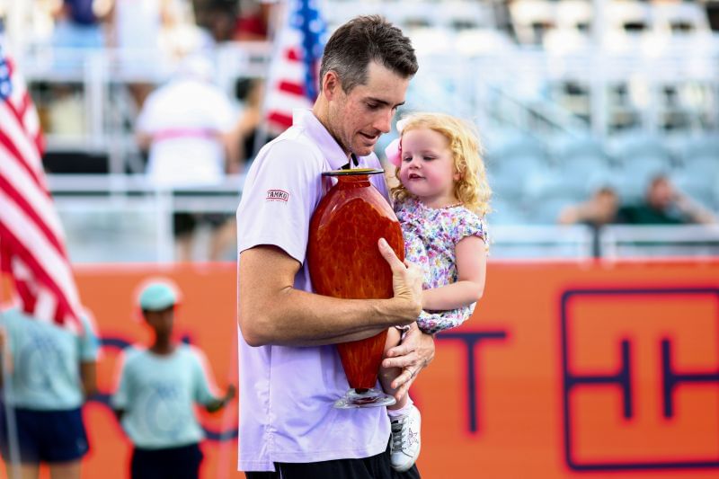 John Isner with his sixth Atlanta title