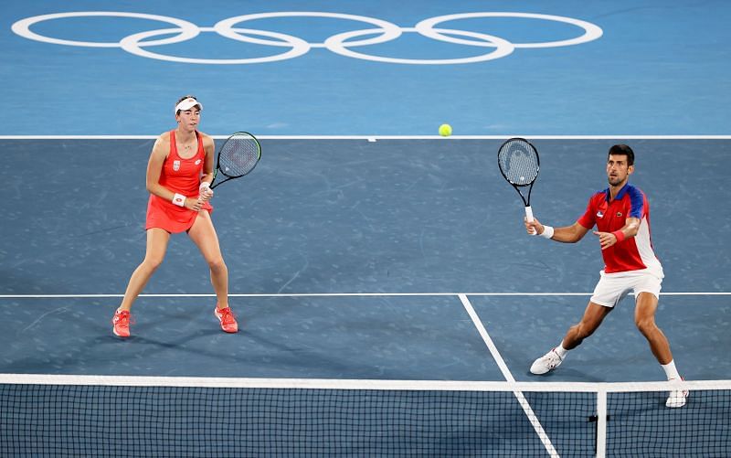 Nina Stojanovic (L) and Novak Djokovic