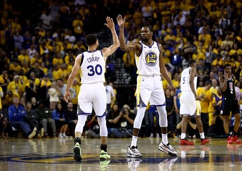 Stephen Curry and Kevin Durant during the game between Los Angeles Clippers and Golden State Warriors