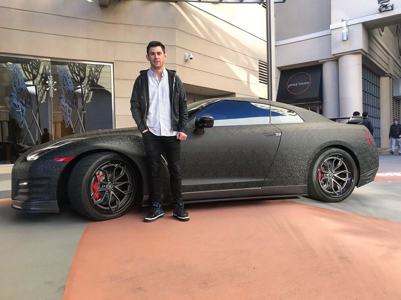Dominick Cruz with his Nissan GTR | Image via Twitter @dominickcruz