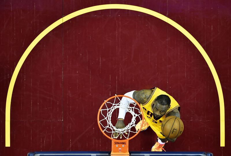 LeBron scores in the 2015 NBA Finals - Game Three