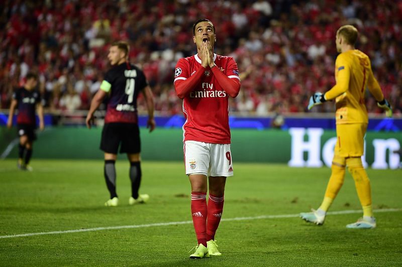 SL Benfica quickly cut on their losses after buying Raul de Tomas for a hefty &euro;20m