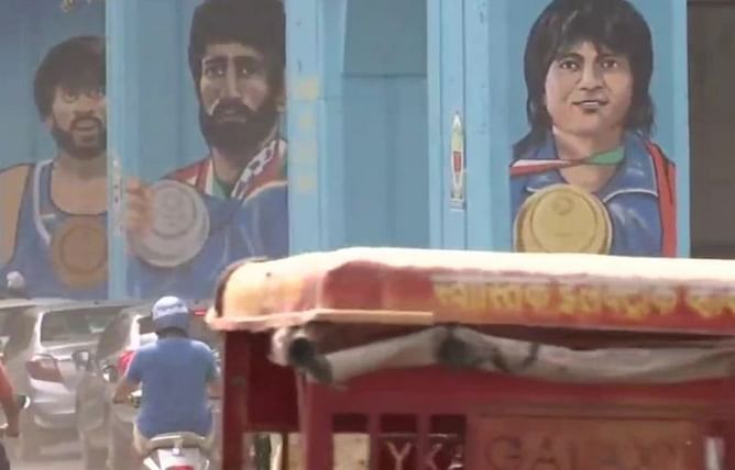India salutes the 2021 Tokyo Olympic heroes with graffiti art on walls of Pitampura Metro Station, Delhi