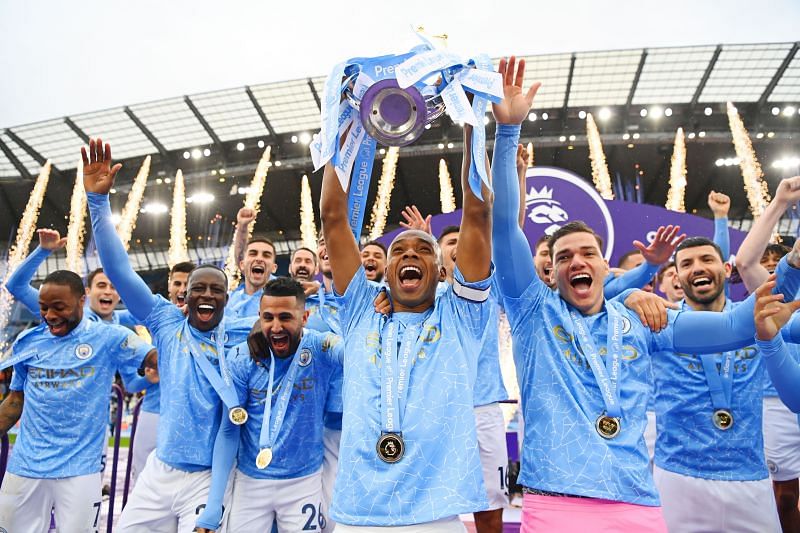Fernandinho won the Premier League trophy in his first season as the Manchester City&#039;s captain