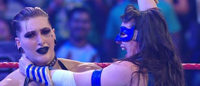 5 कारणों से WWE सुपरस्टार निकी और रिया रिप्ली को टैग टीम के तौर पर काम करना चाहिए