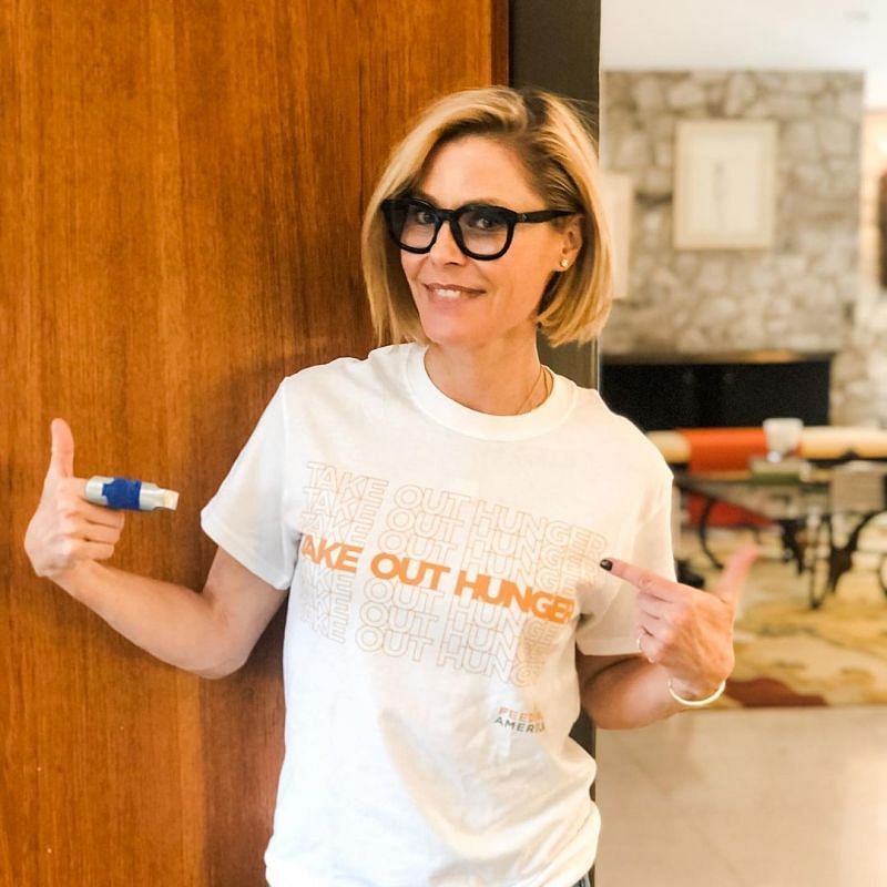 Who is Dr. Annie Luetkemeyer? All about Julie Bowen's sister as sibling