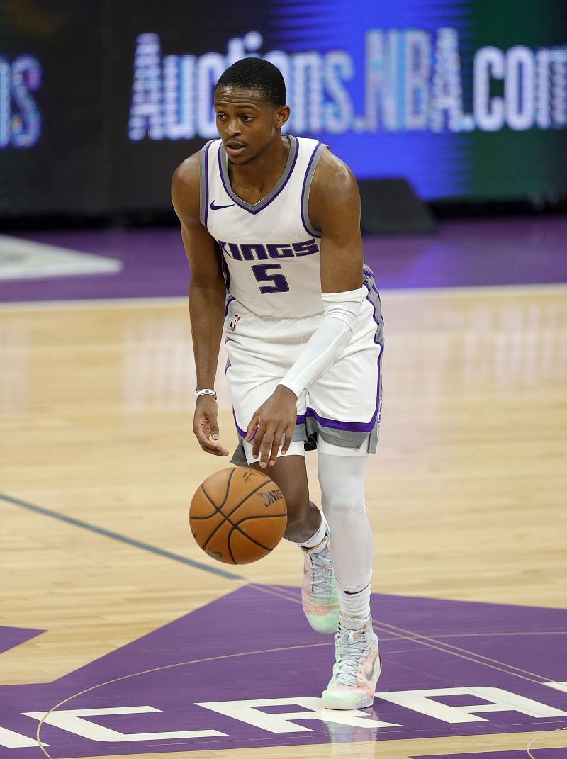 De'Aaron Fox (#5) of the Sacramento Kings